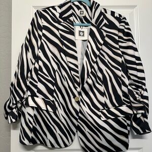 NWT Anne Klein Black and White Zebra Print Blazer